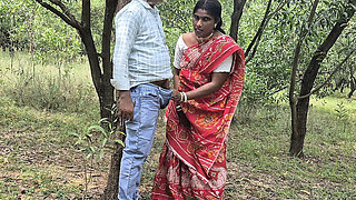 A Village Bhabhi Fucked by a College Student in Forest,sona Bhabhi First Time Outdoor Sex by Her Boyfriend