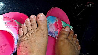 Sunday Solesday with Mz Jersey Getting Mature Big Meaty Size 8.5 Feet