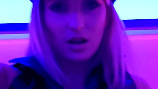 amateur blonde solo webcam