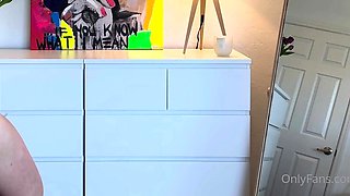 Big boob brunette masturbates on webcam