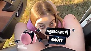 Hot whore hitches in tight leggings, flashes backside and tits, pays with hook-up