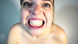 Codi Vore wide mouth and throat