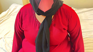 Fucking a Chubby Muslim Mother-in-law Wearing a Red Burqa & Hijab