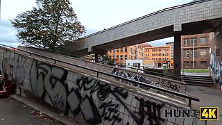 Hunt4k. blondie bangs a stranger while her bf is napping