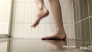 Horny Girl Can't Hold Her Piss Anymore and Makes a Huge Mess
