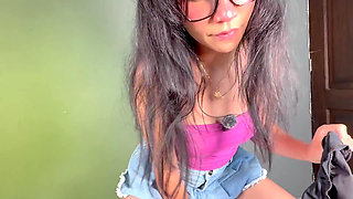 Hot Secretary Provokes the Boss