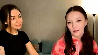 Amateur Webcam Teen Masturbates And Teases