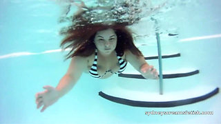 Underwater Puffy Cheeks & Open Eyes