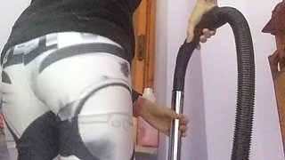 It so Sexy Vacuumin!