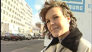 She gives him amazing blowjob on parking