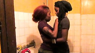 Horny Black Lesbians Finger   Lick Pussy