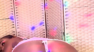 Bad Bitch Dancing to Her Rap Hip Hop Songs