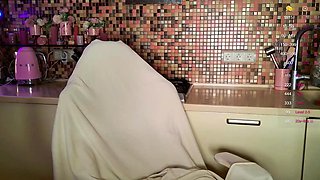 Hot amateur blonde pregnant toying her pussy solo