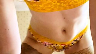 Blonde milf polarka in stockings masturbating