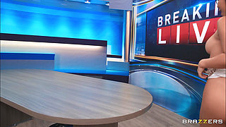 Brazzers - Breaking News: She Wants to Fuck