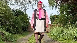 In a quick outfit with a pink blouse for an evening