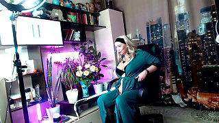 Mature slut Aimee, her Gaping Cunt, and strange extreme objects in her divine depths... ))
