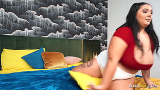 Brazzers - Curvy Roommates Abigail Morris and Jadynn Stone