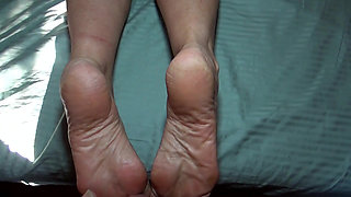 Sexy Mature Soles & Foot Job Aunty Ann Plays with Her Pussy up Close