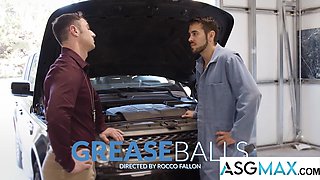 NEXT DOOR BUDDIES - Steamy Mechanic Seduces Bubble But Tax