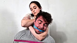 Liricaa Lamat - Speakuss gets smothered by MssImperdible