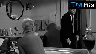 Kim Novak Mounds Episode in The Legendary Landlady