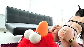 Amateur guy gives a bodacious latina doll deep rectal
