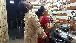 Newly married indian desi wife fucking-hard by her husband in kitchen room