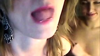 Webcam Quartet Flashing Their Breasts