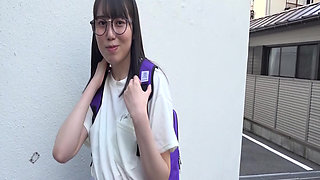 A161G08 Would you like to pick up a plain, introverted glasses-wearing girl and film her with an AV actor? Even the quiet maiden is passionate about sex, and she has insatiable sex!