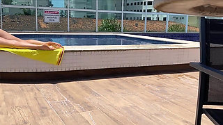 Booty MILF Helps Me Cum at the Public Pool