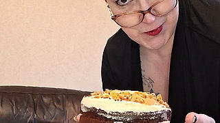 Cake Sitting & Spaghetti Sploshing
