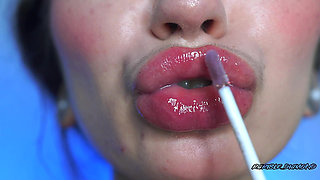 Intimate Close-up Clear Lipgloss Spitting Kiss
