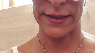 MILF Camgirl Jess Ryan Shaving Her Legs & Showering