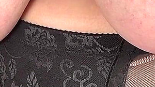 Vgq39 Aunty Sandra Does an Amazing Strip for You All